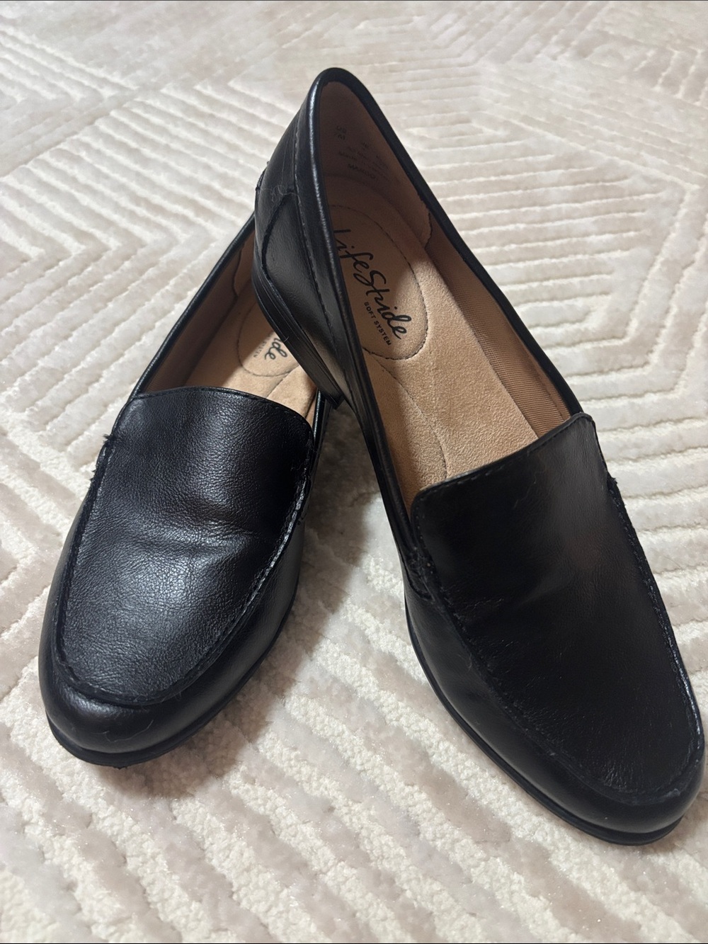 Life Stride Women's Black Leather Slip-On Loafers